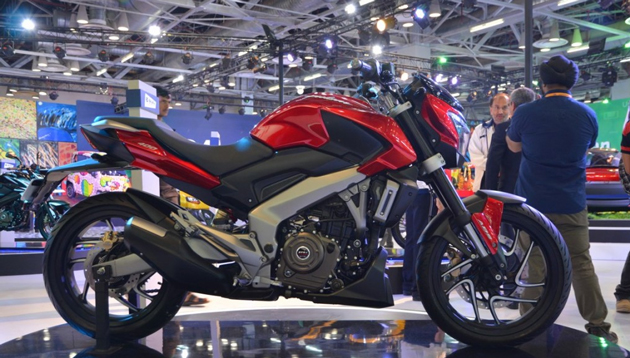 Bajaj pulsar CS400