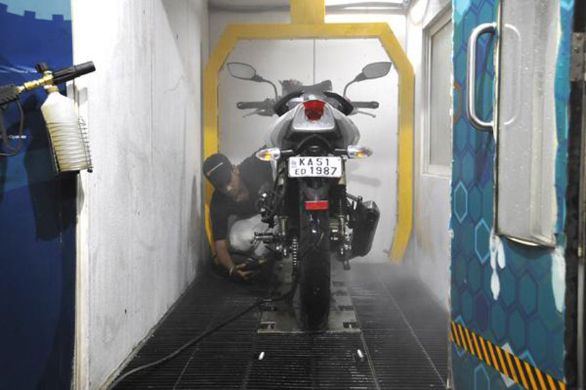 Report - Now India gets a Bike Washer to clean dirty products