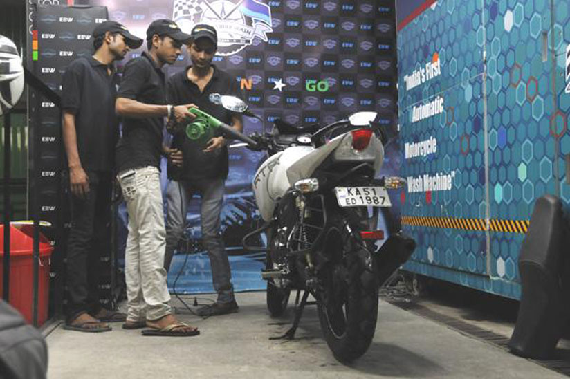 Report - Now India gets a Bike Washer to clean dirty products