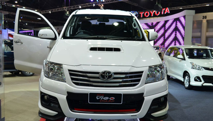 Revealing the New Toyota Hilux 2016