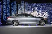   2015 Hyundai Genesis Debuts at Detroit Motor Show 2014
