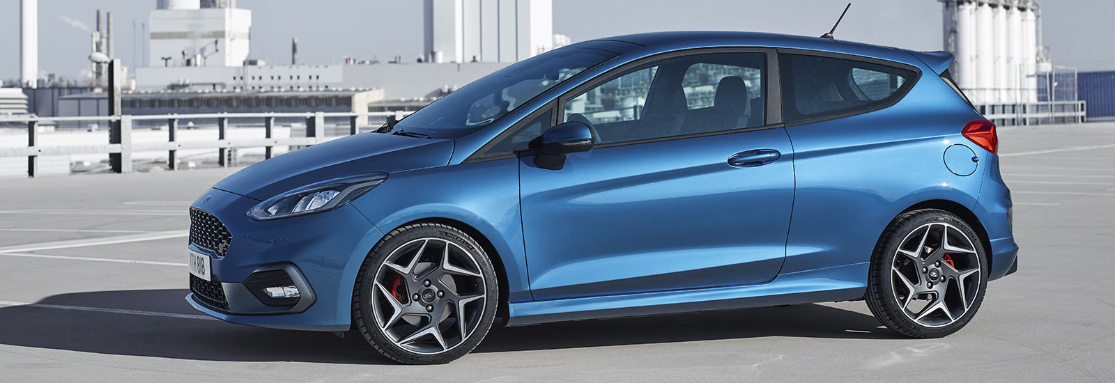 2014 Ford Fiesta ST2 Accelerates Faster in Britain