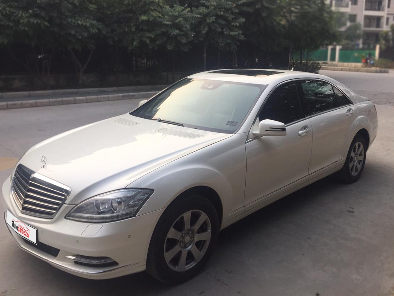 Mercedes Benz S-Class S300