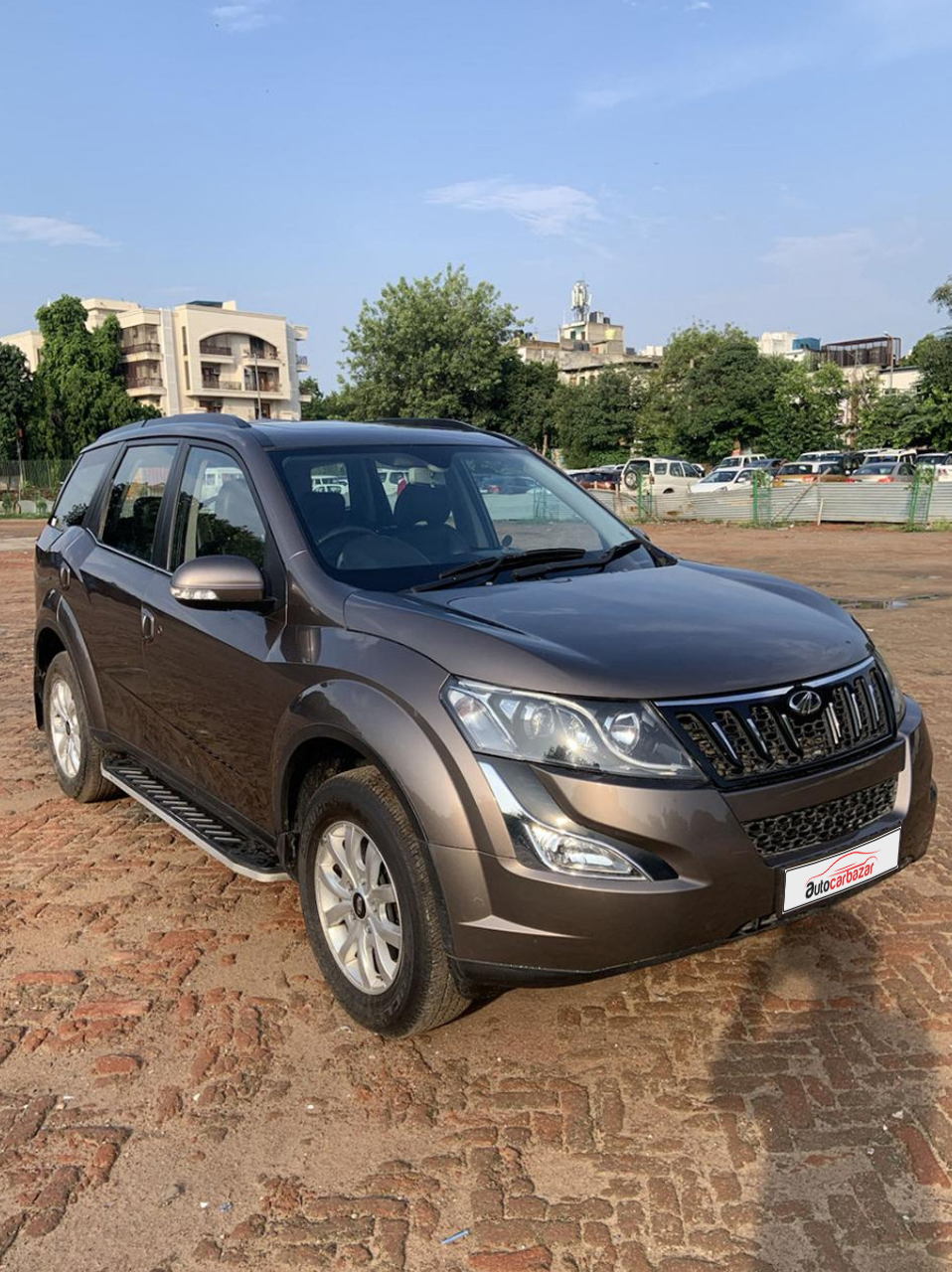 buy-used-2017-mahindra-xuv-500-w10-fwd-diesel-in-delhi