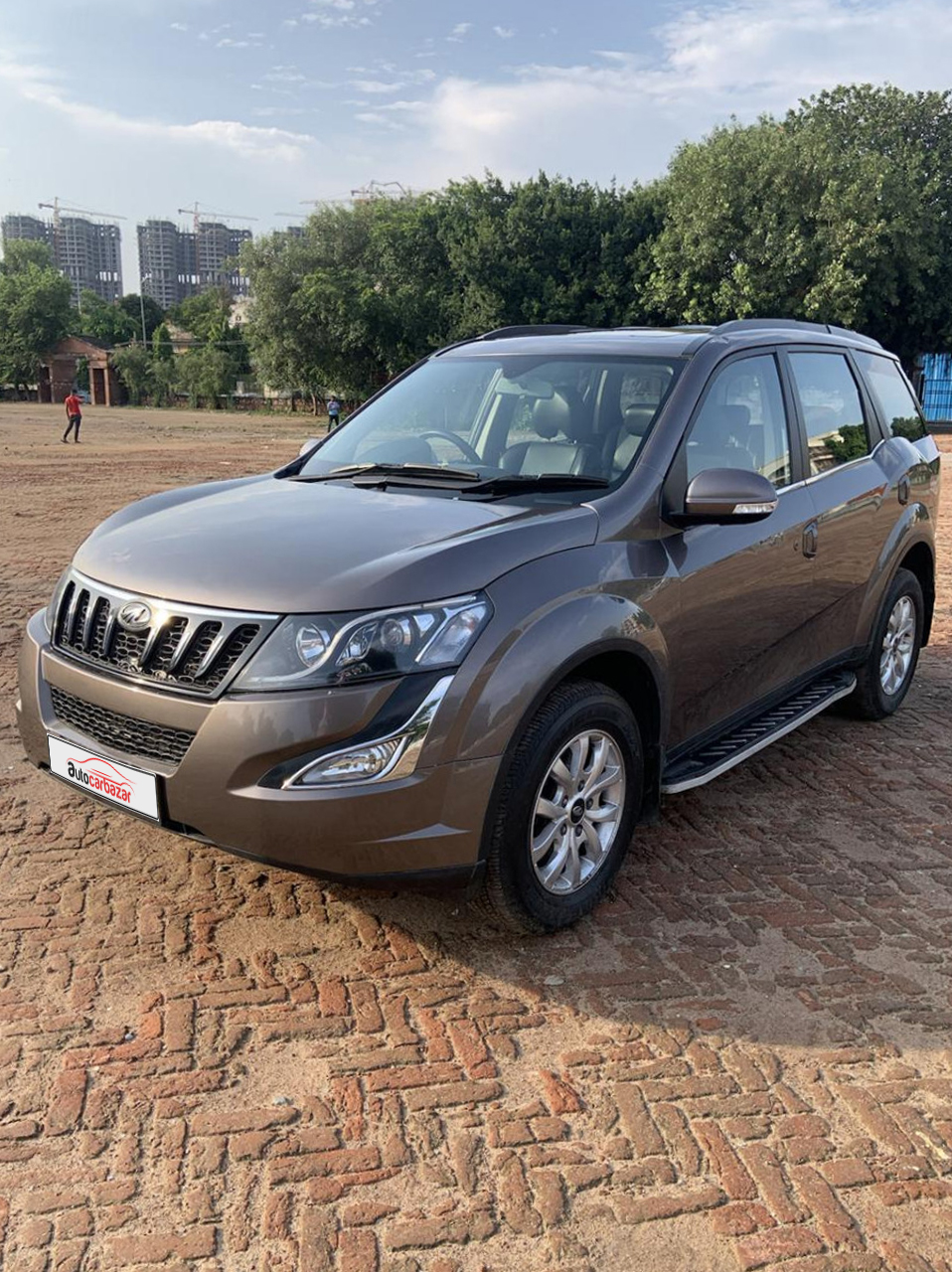 Mahindra XUV 500 W10 FWD