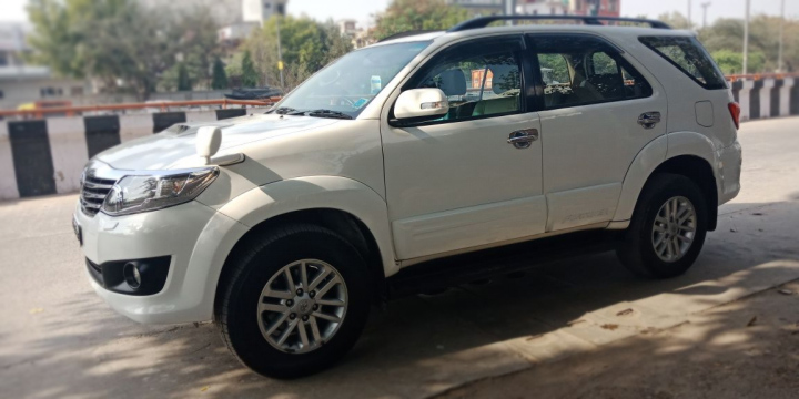 Toyota Fortuner 4WD AT