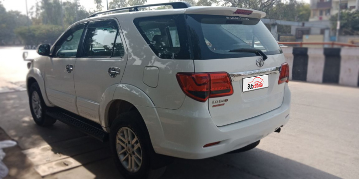 Toyota Fortuner 4WD AT